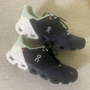 Oncloud ON cloudflyer womens running shoe black and mint green